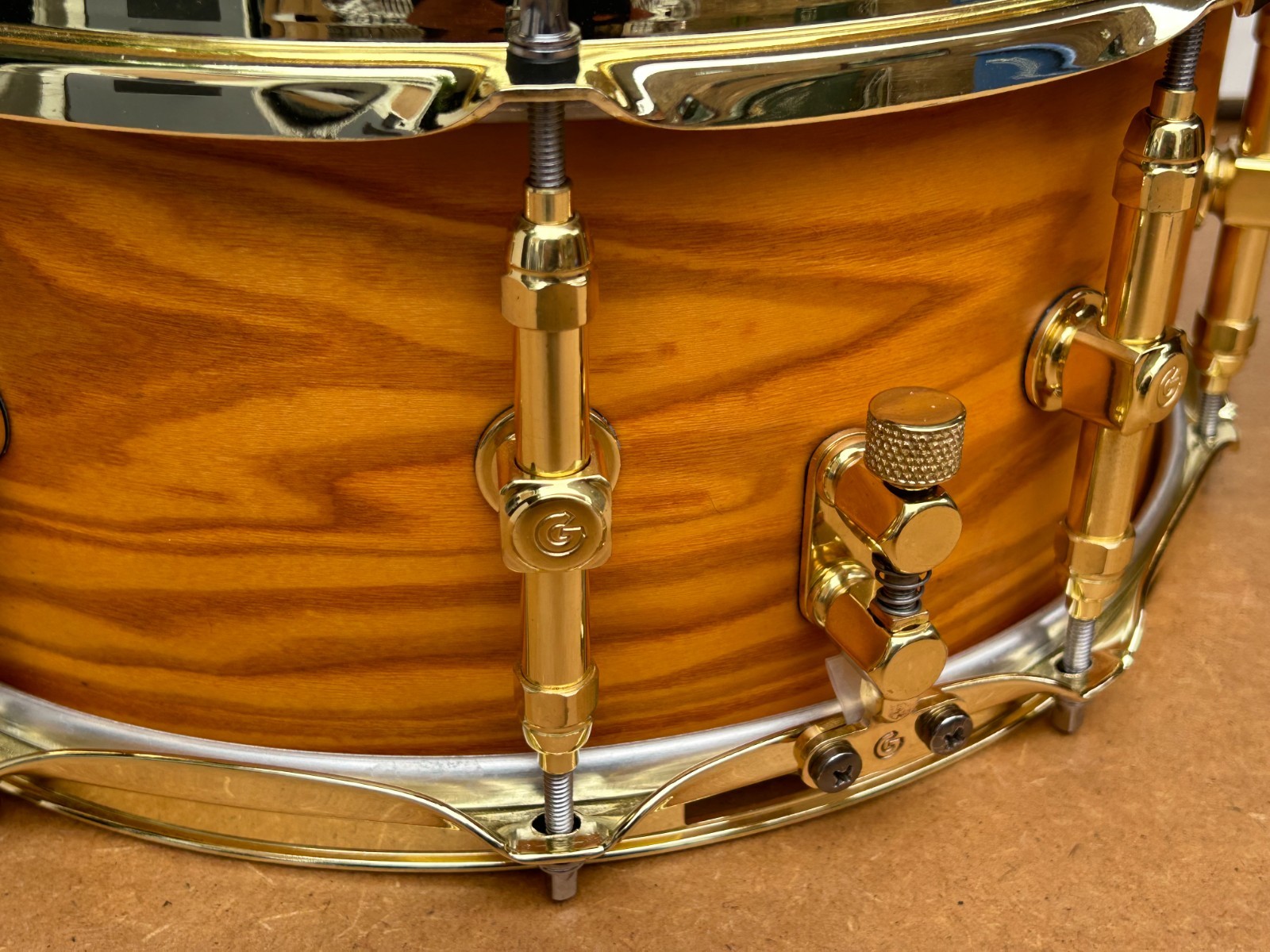 GABRIEL 14''x 6.5'' Handcrafted Snare Drum-9 Ply Hybrid-10 Brass Lugs-Olive Tree photo 6