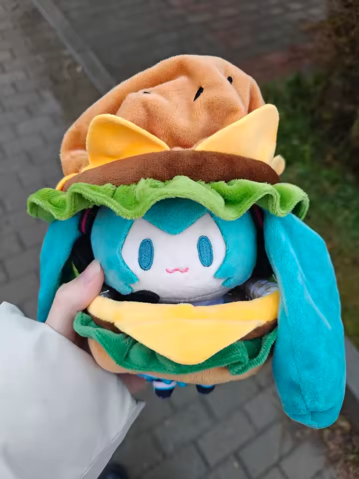 15CM Hatsune Miku Hamburger Stuffed Miku Kawaii Plush Doll Anime Toy Gift Decor