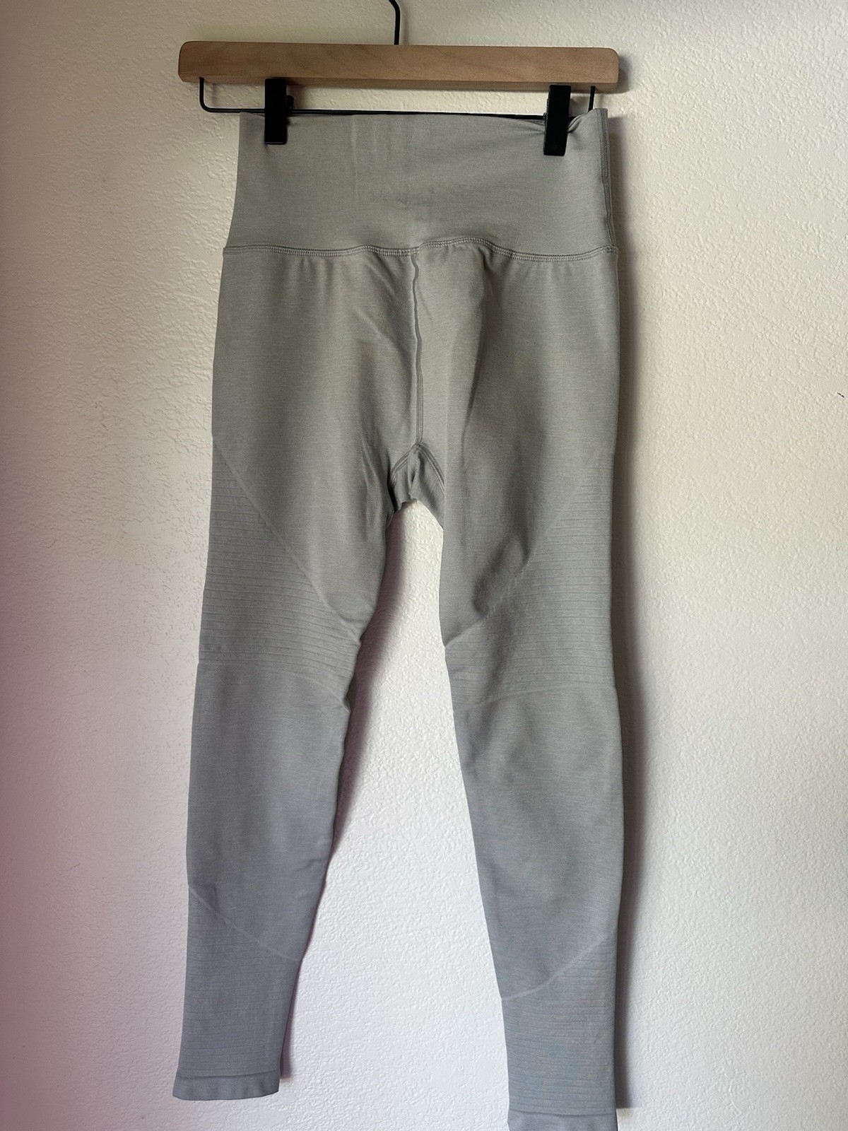 Alphalete Womens Large  Gray Aero Seamless Compression Athletic Leggings