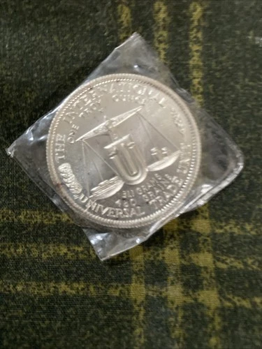 vintage 1974 International Universal Trade Unit 1 oz .999 Silver Round Unc