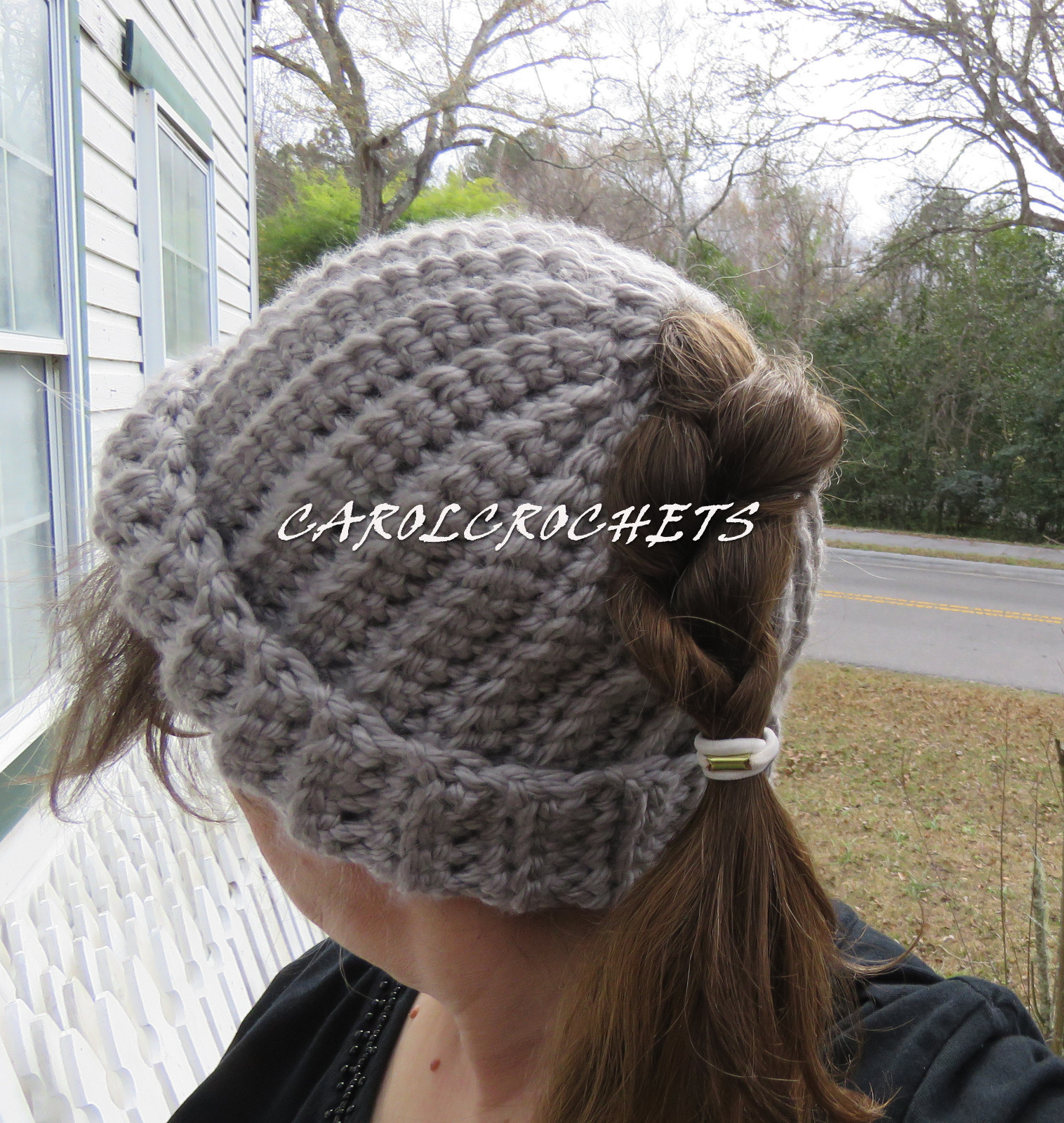 PONY Cappello panino disordinato all'uncinetto donna moda coda di cavallo berretto mamma fatto a mano grigio fatto a mano