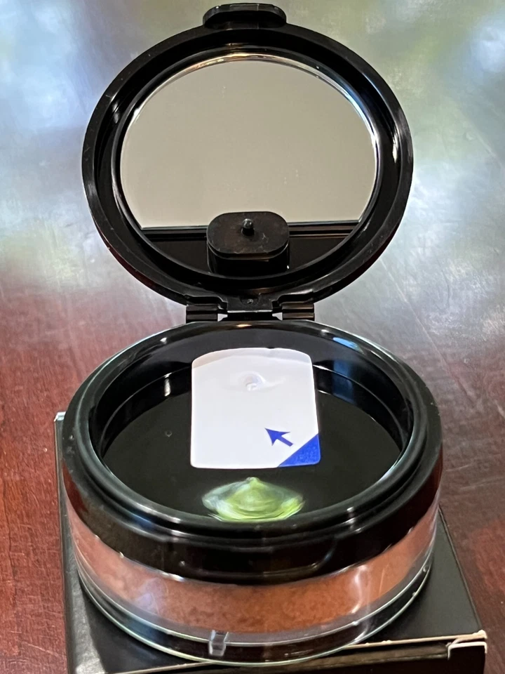 NEW - AVON Smooth Minerals Powder Foundation - Bronze M301 - SEALED w BOX - Image 4 of 4