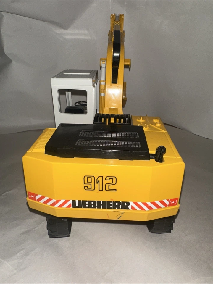 Bruder Liebherr 912 Excavator Backhoe Digger Plastic Toy Germany 1:16 Vintage - Image 4 of 4