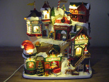 Lemax Christmas village" Santas Village Essex Street Facade"Light up Building !!