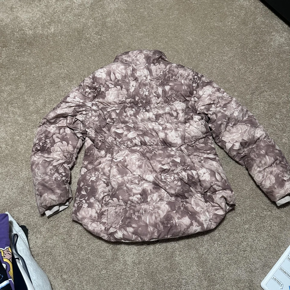 Chaqueta Athleta Mujer XL Púrpura Estampado Floral Puffer Acolchada Cremallera Cuello Simulado Dobladillo Foto 2 de 4