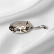 VTG WM. A ROGERS ANTIQUE SILVER PLATED SILENT BUTLER  KNIGHT WITH SHIELD 7”x5”