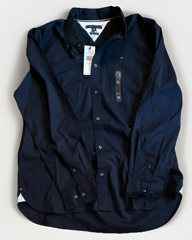 Tommy Hilfiger Men's Solid Black Regular Fit XL                   (0068) 