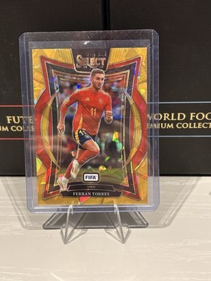 Ferran Torres Select Gold Cracked Ice /10 Spanien 2024/25