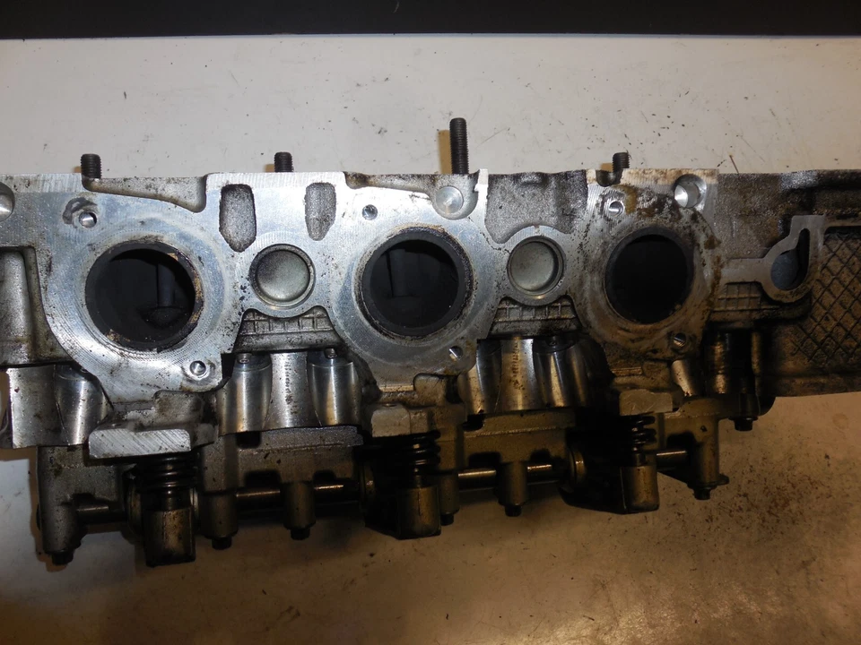 Left Driver Engine Cylinder Head R1120161201 98-04 Mercedes Benz C320 CLK320 - Image 4 of 4