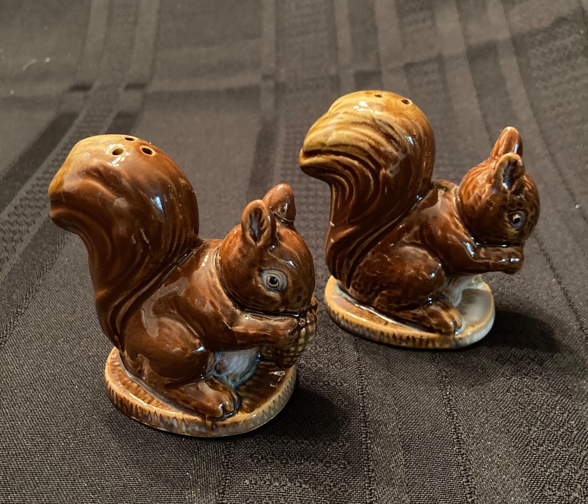 Squirrel salt and pepper shakers online