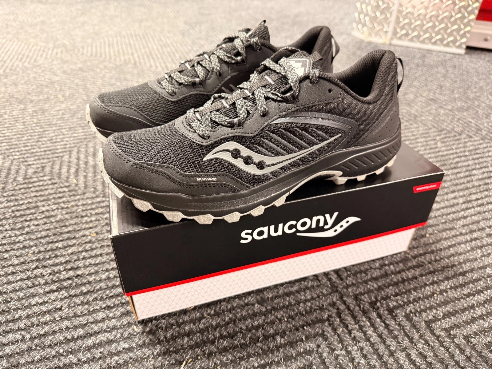 New Saucony Excursion TR15 Men's Trail Running Shoe - US 10.5 Black / Shadow