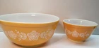 Pyrex #403/401 Set 2 Butterfly Harvest Gold Mixing Bowl  2.5 Qt & 1.5 PT Vintage