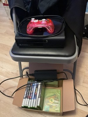 Microsoft Xbox 360 E  Console - Black model 1538 250 GB With Controller HDMI
