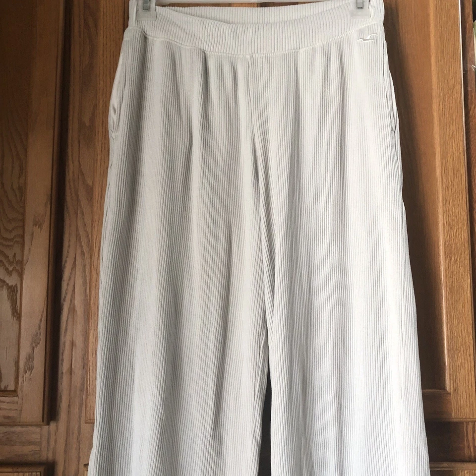 Pantalones para dormir Hollister pierna ancha acanalados para mujer medianos acogedores salón informales Foto 3 de 4