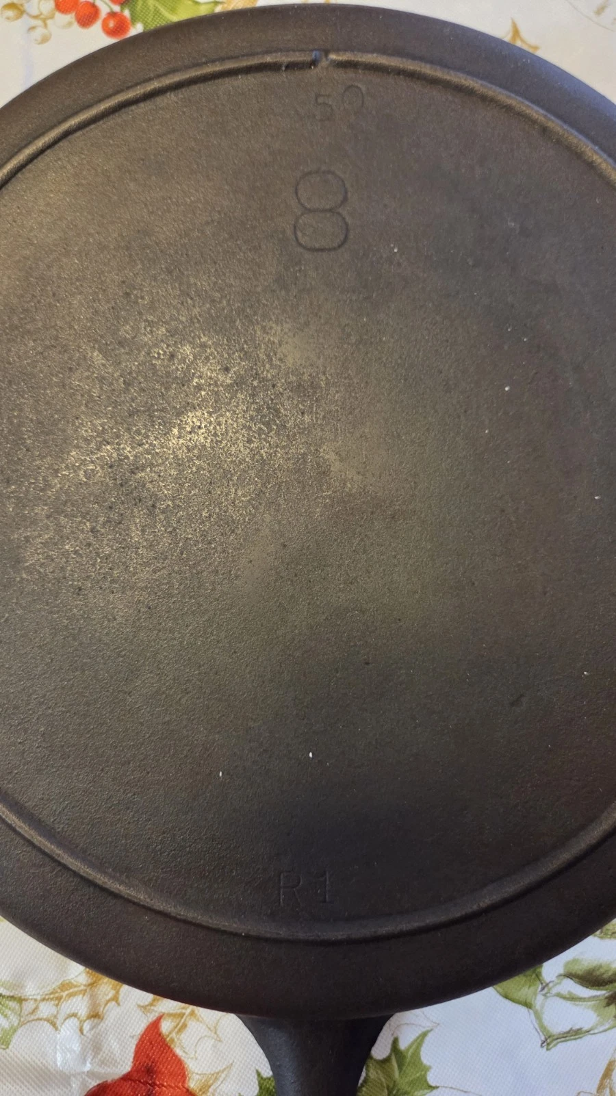 Vintage Unmarked No 8 Cast Iron Skillet