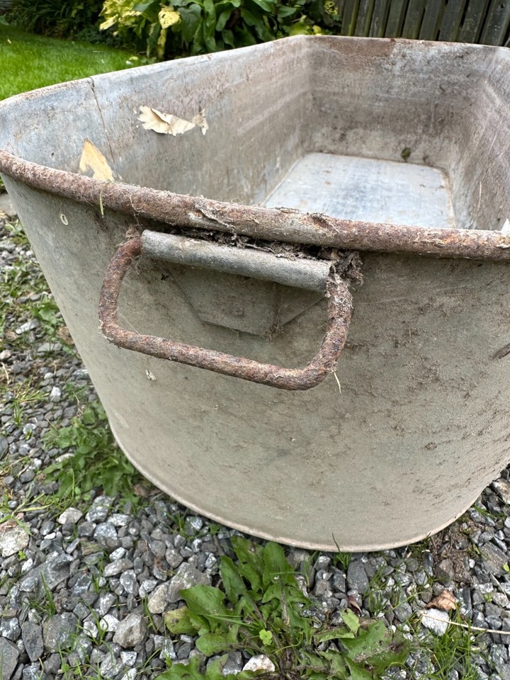 Large Old Vintage Galvanised Tin Bath Garden Planter 1380mm Long (4.5
