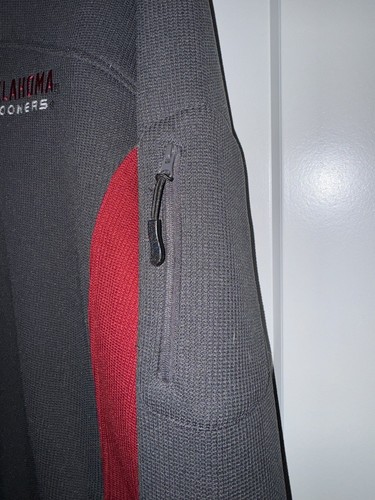 Pullover Oklahoma Sooners Campus Heritage grigio e manica cremisi tasca grande - Foto 4 di 10