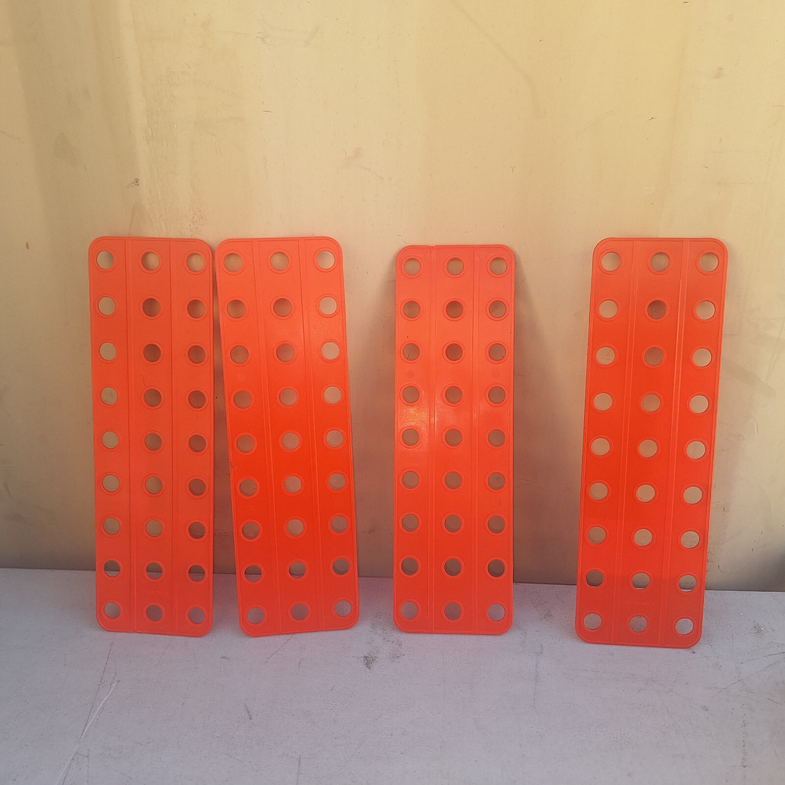 Vintage 1975 Gabriel Young Erector Set (33005)