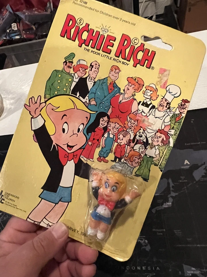Figura de acción 1981 Richie Rich en tarjeta extremadamente rara Richie Rich $$$ Foto 4 de 4