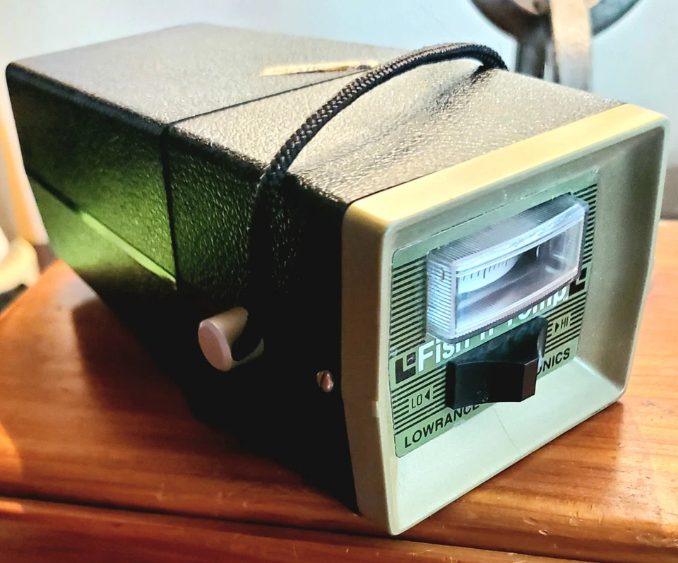 Antiguo buscador de peces electrónico temperatura y profundidad Fish-n-Temp sin usar. Foto 2 de 4
