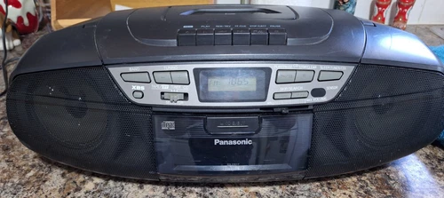 VTG 1997 Panasonic RX-DS17 Portable Boombox CD Radio Cassette - Tested and Works