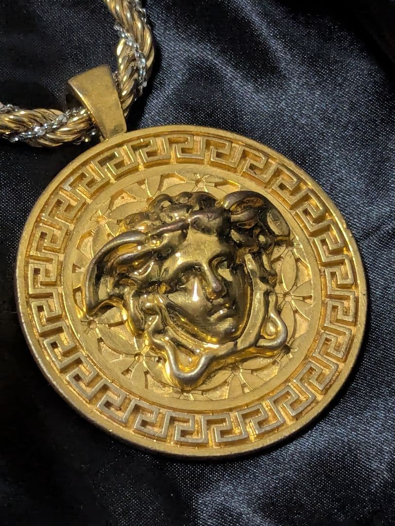 Versace Medusa Pendant Necklace Head Only Monet Rope Chain Gold Silver Used thumbnail 3