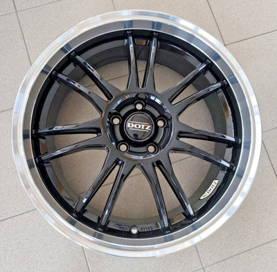 Einzelstück Dotz Shift 8x19 LK 5x112 ET35 Schwarz Bett poliert Aussteller Rieger