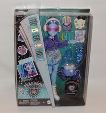 Monster High Fearbook Abbey Bominable Fashion Doll w/Jacket/Yearbook 2025 NEW