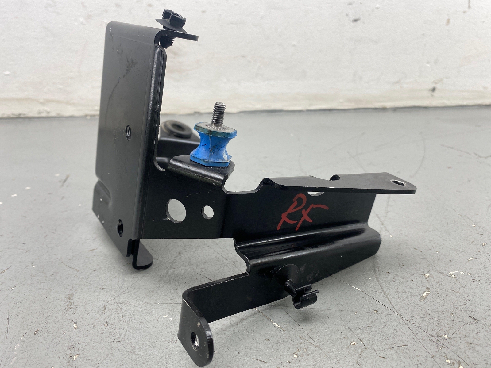 2020-2023 MCLAREN GT FRONT RIGHT MISC SUPPORT BRACKET 14DA020 OEM 2021 2022