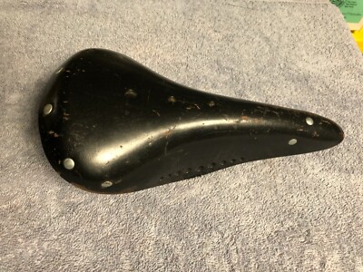 Selle ancienne cuir CLUB N 29 A + papillons de roue