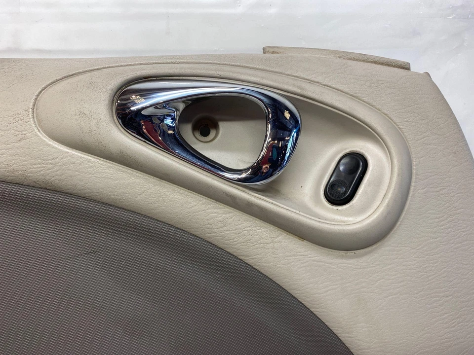 Chrysler PT Cruiser 2004 2005 puerta delantera panel interior lado del conductor izquierdo usado Foto 3 de 4