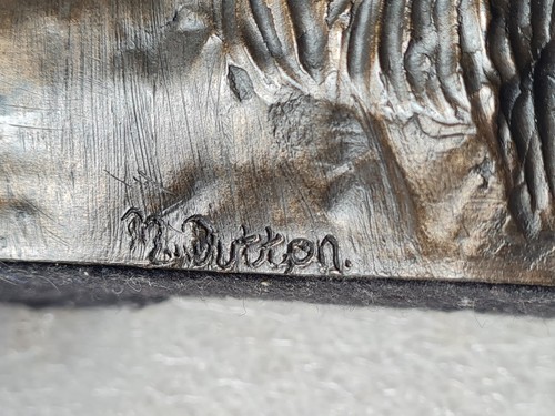 M. Dutton Lion Sculpture - Bronze Effect - Picture 2 of 18