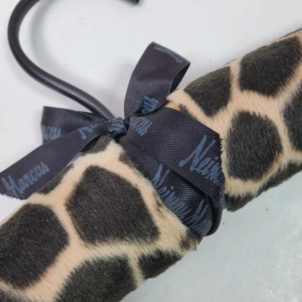 Percha acolchada vintage de alambre de madera Neiman Marcus estampado animal Foto 2 de 4