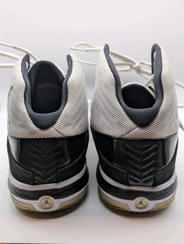 Кроссовки мужские Nike Jordan Melo B'Mo белые/черные несоответствующие размер 9,5 и 10 - Изображение 4 из 4