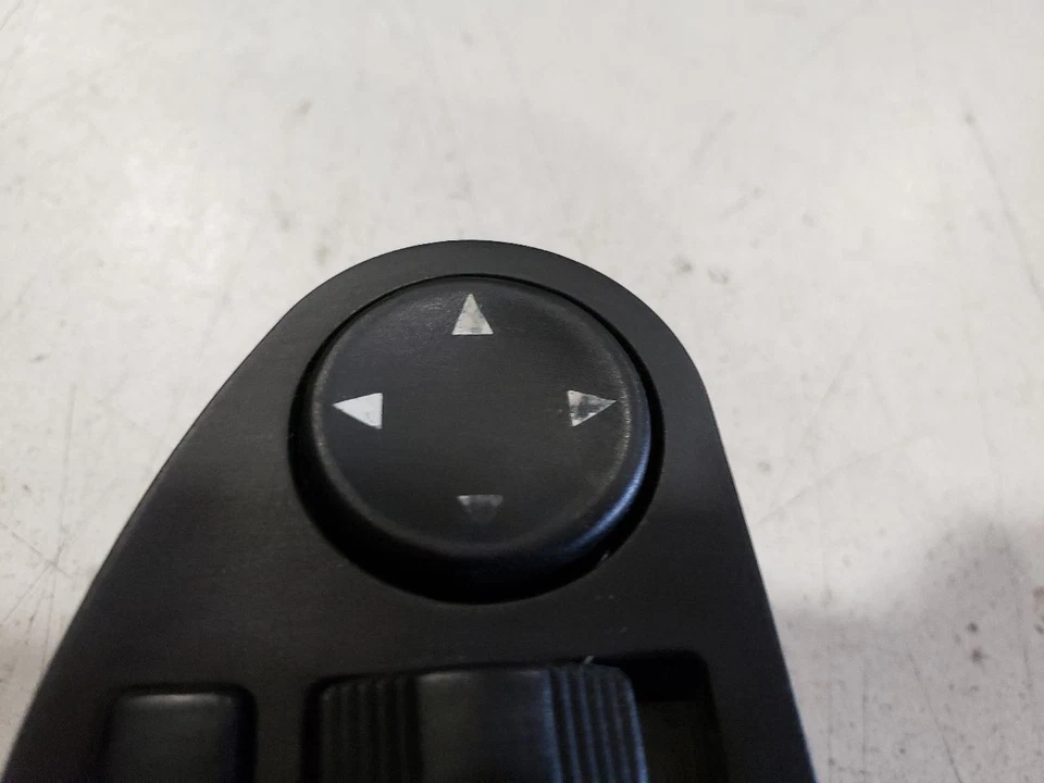 Interruptor de ventana principal del lado del conductor - BMW 740I E38 1995 especificaciones europeas automático - OEM Foto 3 de 4