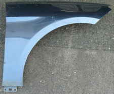 Kotflügel vorn rechts in 755 Teronitgrau grau mit Kratzer Mercedes GLE W166 W166 Kotflügel vorn rechts in 755 Teronitgrau grau mit Kratzer Mercedes GLE W166 W166