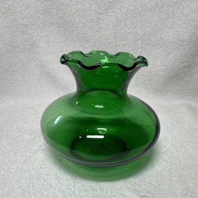 Vintage Green Glass Ruffle Edge Short 3.5'' Bud Bloom Blossom Flower Vase