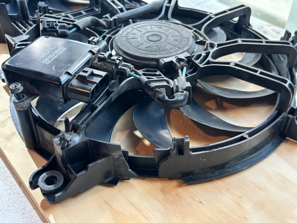 Conjunto de ventilador de refrigeración del radiador con módulo para Infiniti Q70 Q50 Nissan 2014-2019 Foto 2 de 4