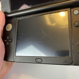 New Nintendo 3DS XL Handheld Console Lime Green With Charger Stylus