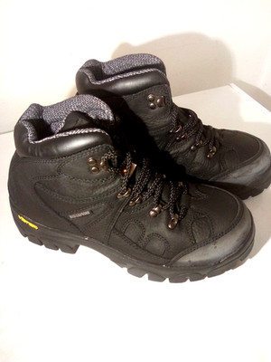 RefrigiWear EnduraMax Boot - Waterproof Leather Work Boots with 200g (Size: 8)