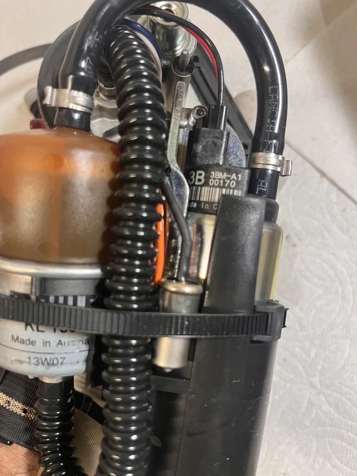 2008-2016 V7/V7II, (**SOLO TANQUE DE COMBUSTIBLE DE METAL**), bomba de combustible, B063752 Foto 4 de 4