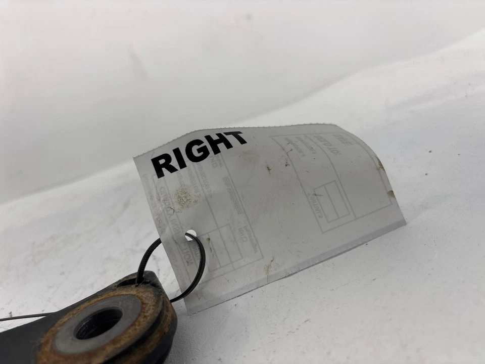 Brazo de control de suspensión trasera derecha Toyota Corolla Im 2017-2018 tracción delantera OEM Foto 3 de 4