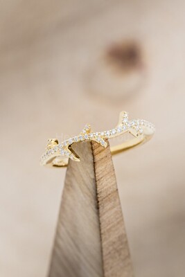 0.6ct Round Cut Lab-created Diamond Twig Vine Wedding Band Yellow Gold Plated