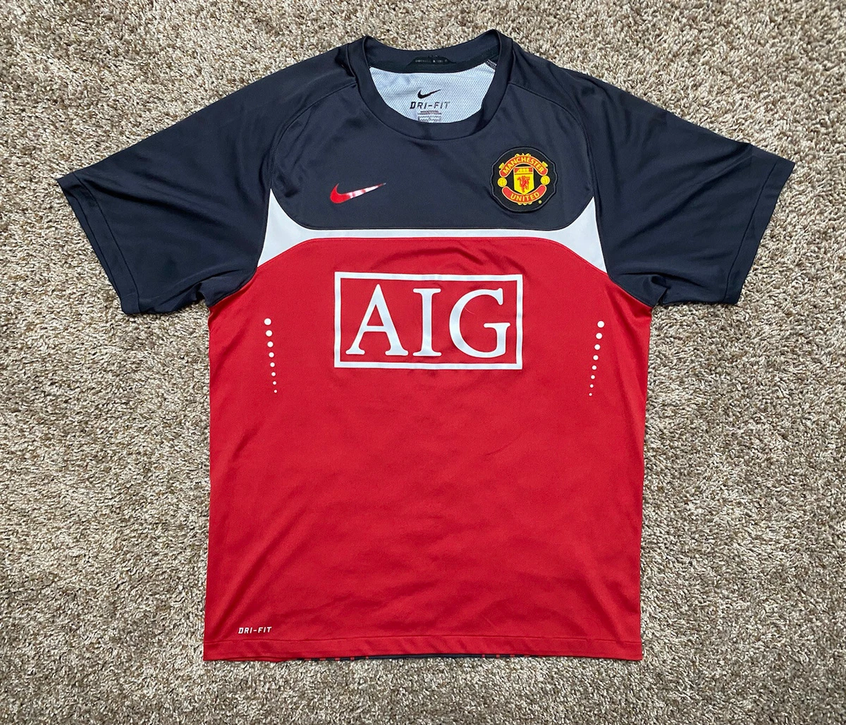 manchester united aig kit