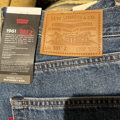 Levis Premium 551 Z Mens Size 32x32 Authentic Straight Paint