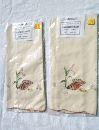 Vintage Cameo embroidered Shell flower guest towel 13.5 x 21" scallop edge - Zdjęcie 1 z 5