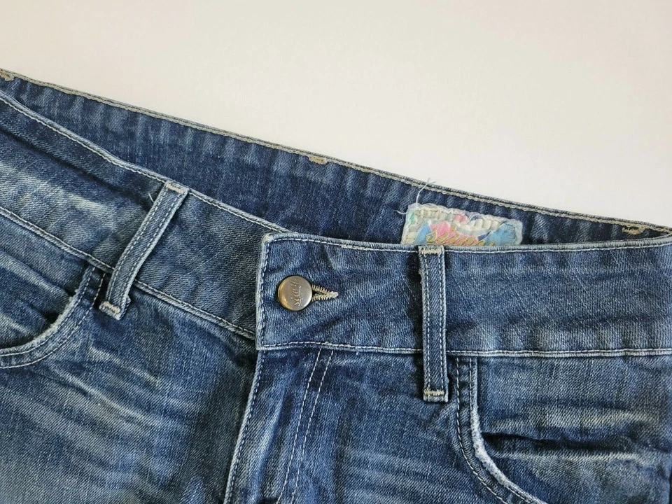 SIWY Billy Slouchy Cut off Frayed Mini Denim Shorts, Medium Wash - Size 28 - Image 4 of 4