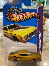 Hot Wheels 2013 HW Showroom '69 Ford Torino Talladega Gold