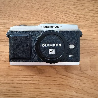 Olympus PEN E-P1 Digitalkamera   ausgezeichnet gebraucht | OVP 