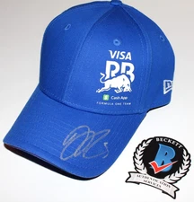 DANIEL RICCIARDO SIGNED VISA RED BULL RB RACING FORMULA 1 F1 HAT BECKETT BAS COA